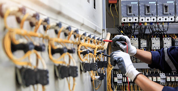 Professional Electrician technician working in New Franklin, MO